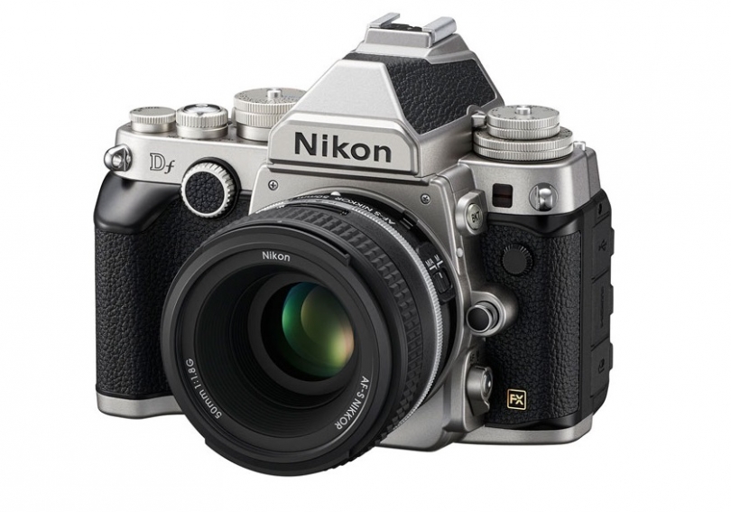 Nikon    APS-C    