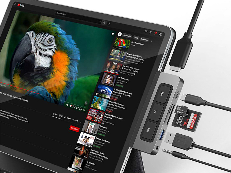   HyperDrive 6-in-1 USB-C Media Hub  iPad