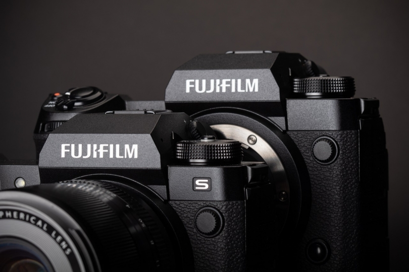    Fujifilm X-H2  X-H2s