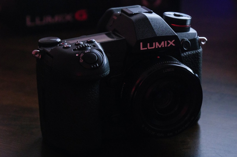 Panasonic Lumix G9 II  :     